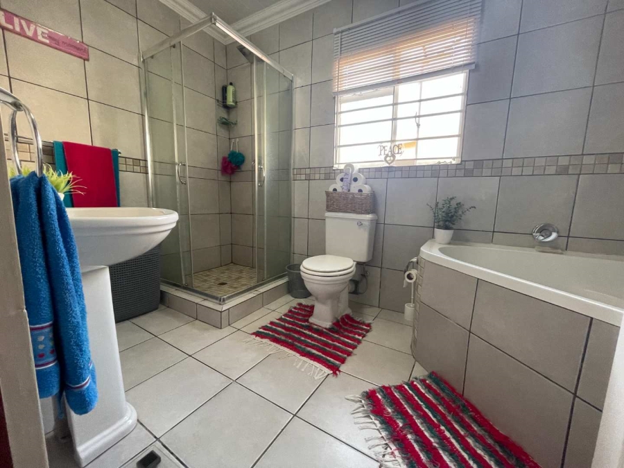 5 Bedroom Property for Sale in Universitas Free State